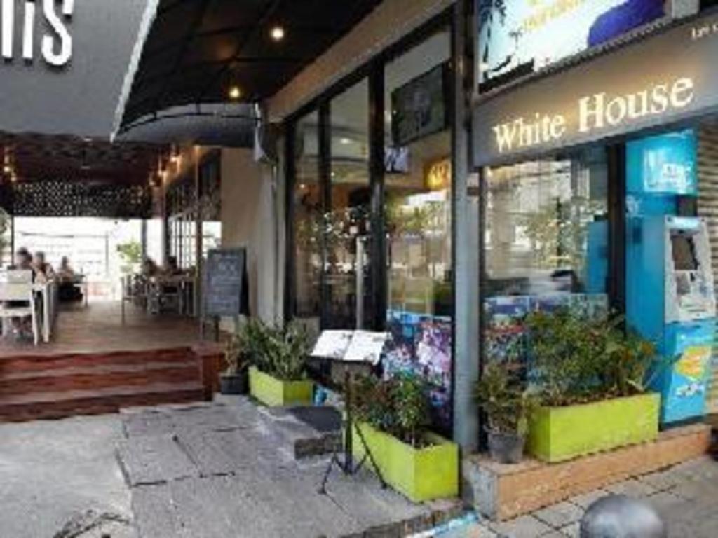 White House Asoke Sukhumvit 18 Hotel Bangkok Ngoại thất bức ảnh