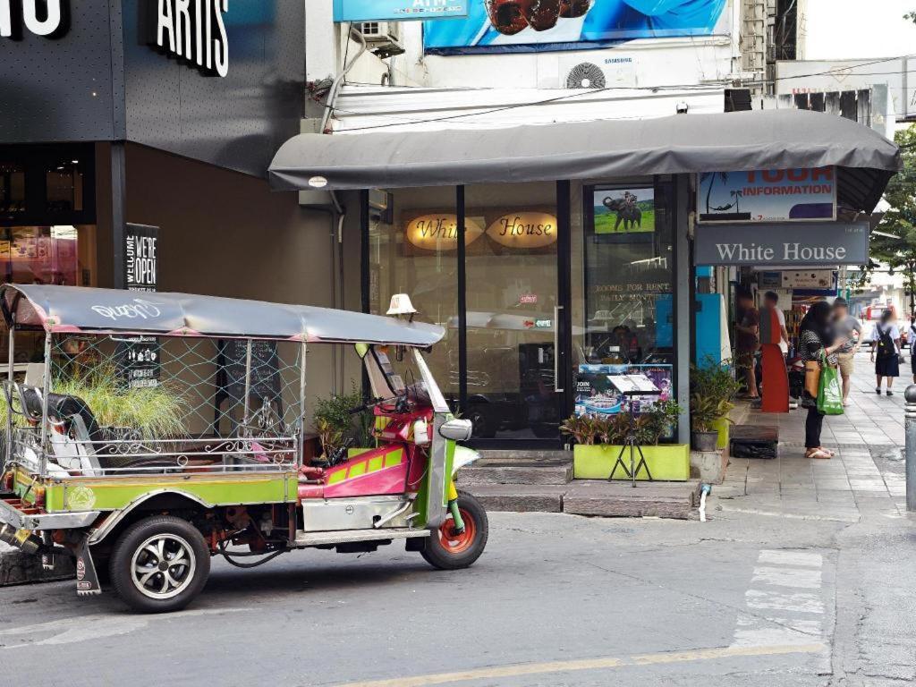 White House Asoke Sukhumvit 18 Hotel Bangkok Ngoại thất bức ảnh